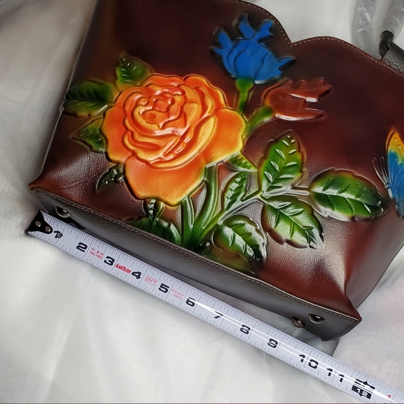 Floral Embossed Brown Leather‎ Bag - Picture 9 of 11